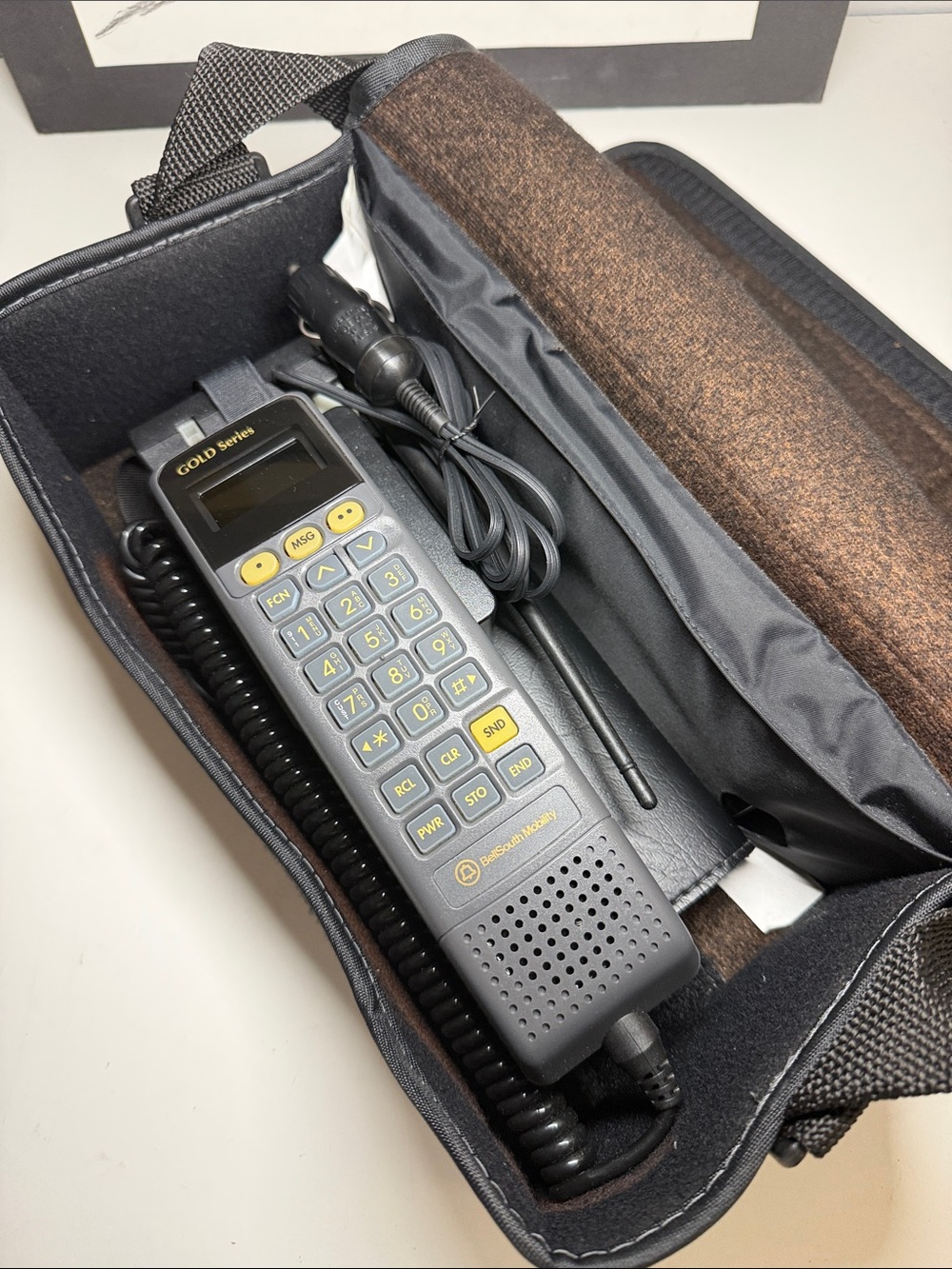 BellSouth Mobility Gold Series 1994 Travel Phone